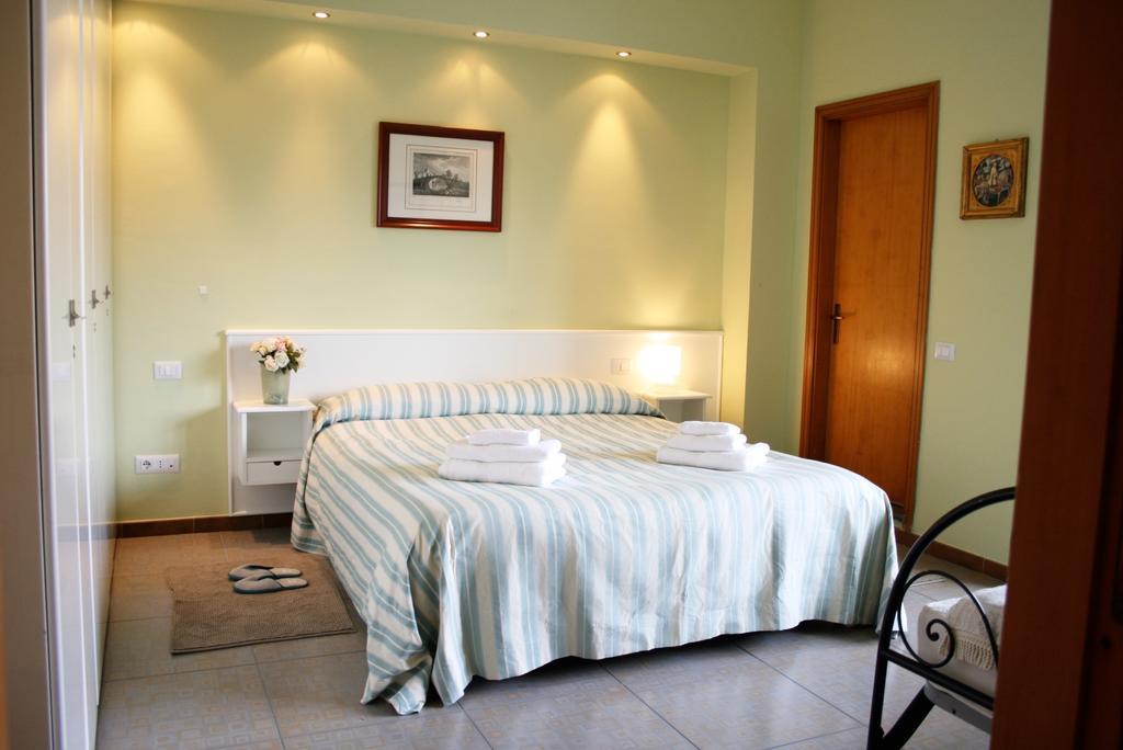 Domi Apartments Wellness Pompeya Habitación foto