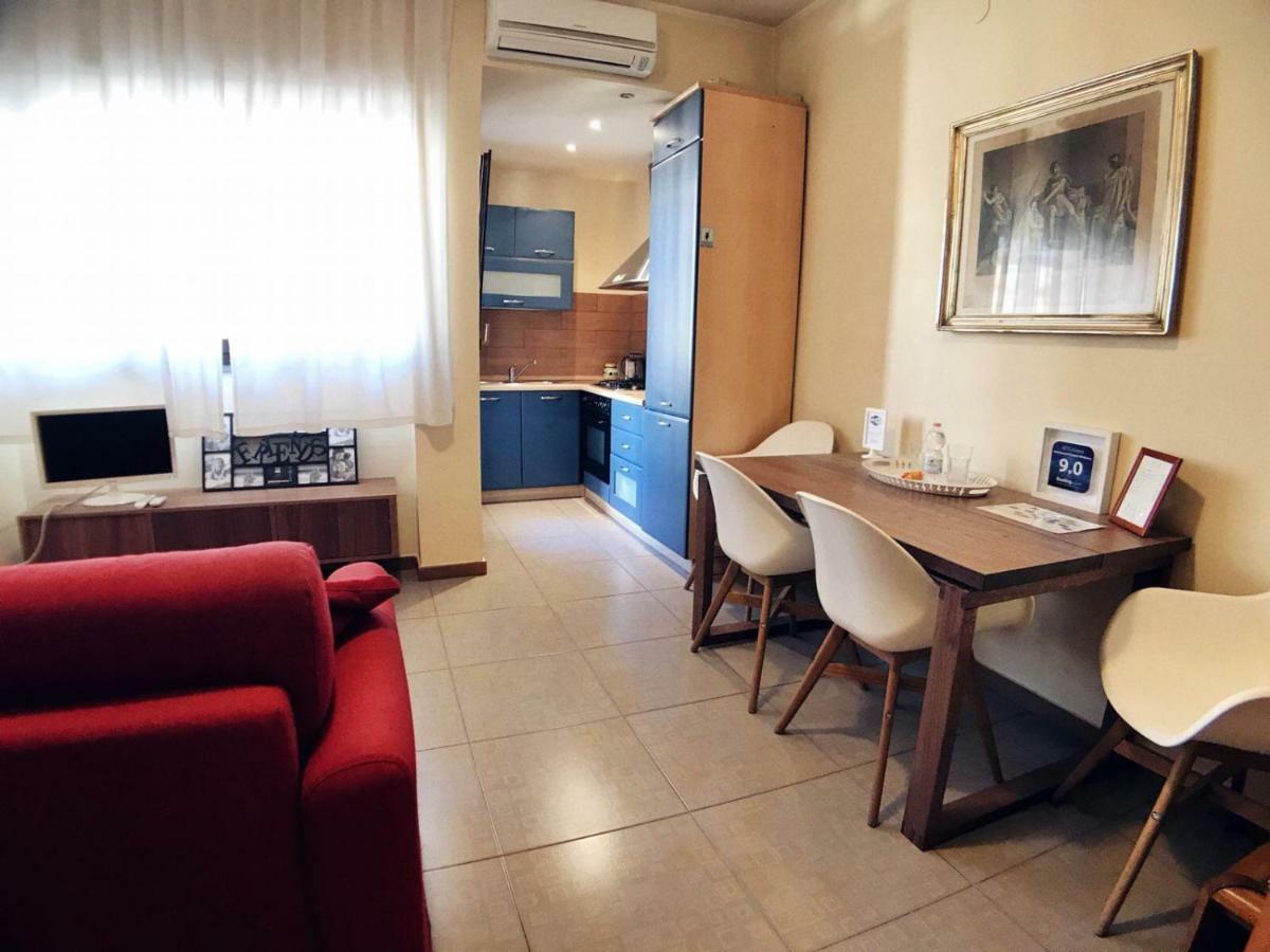 Domi Apartments Wellness Pompeya Habitación foto